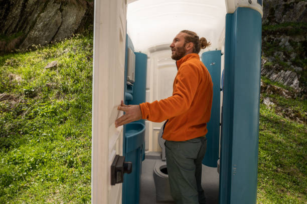 Best Luxury portable toilet rental  in Roanoke, IN